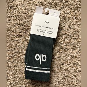 Alo NWT SOLD OUT Charcoal Green & Ivory throwback socks